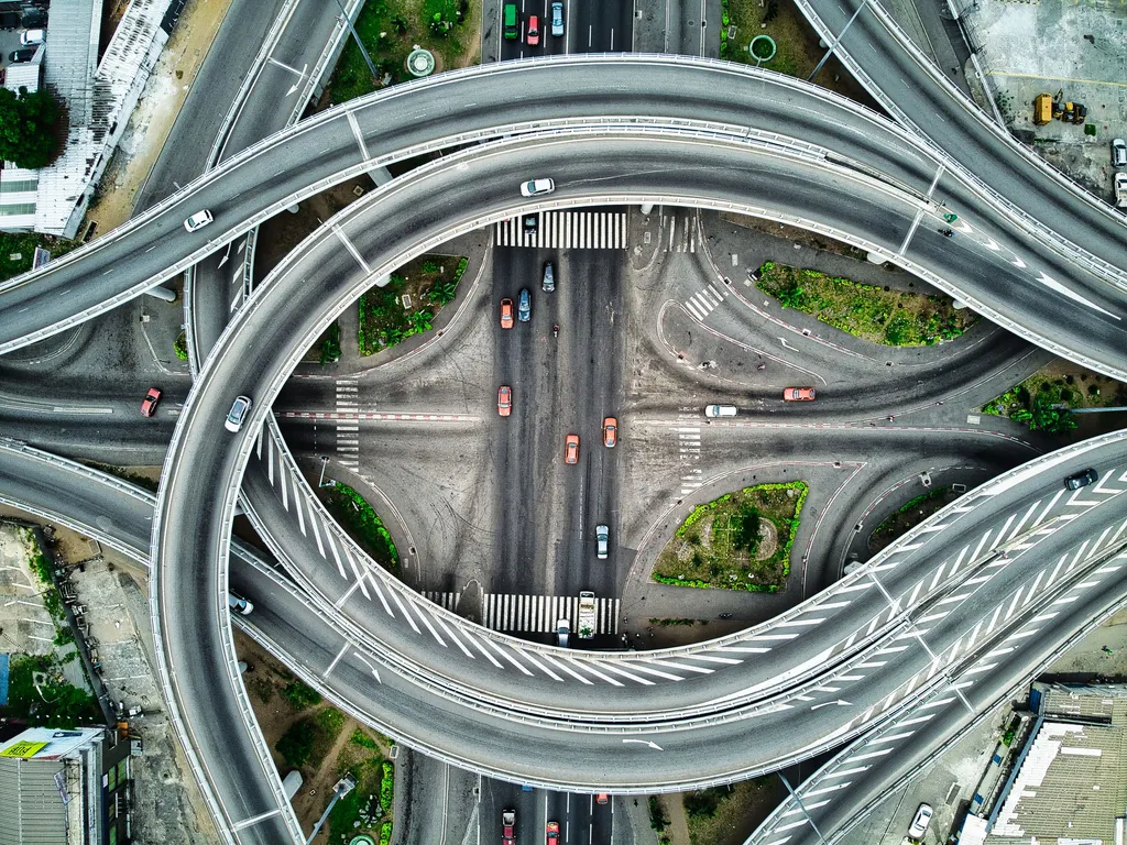 Vue aérienne d'un échangeur routier à Abidjan